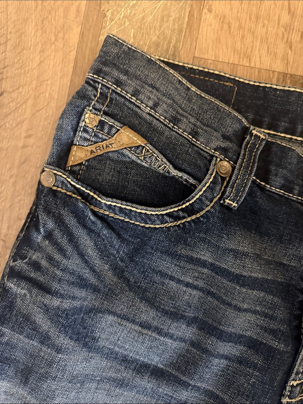 Ariat Men's Relaxed Bootcut Denim Jeans in Dark Blue Wash - Picture 4 of 16